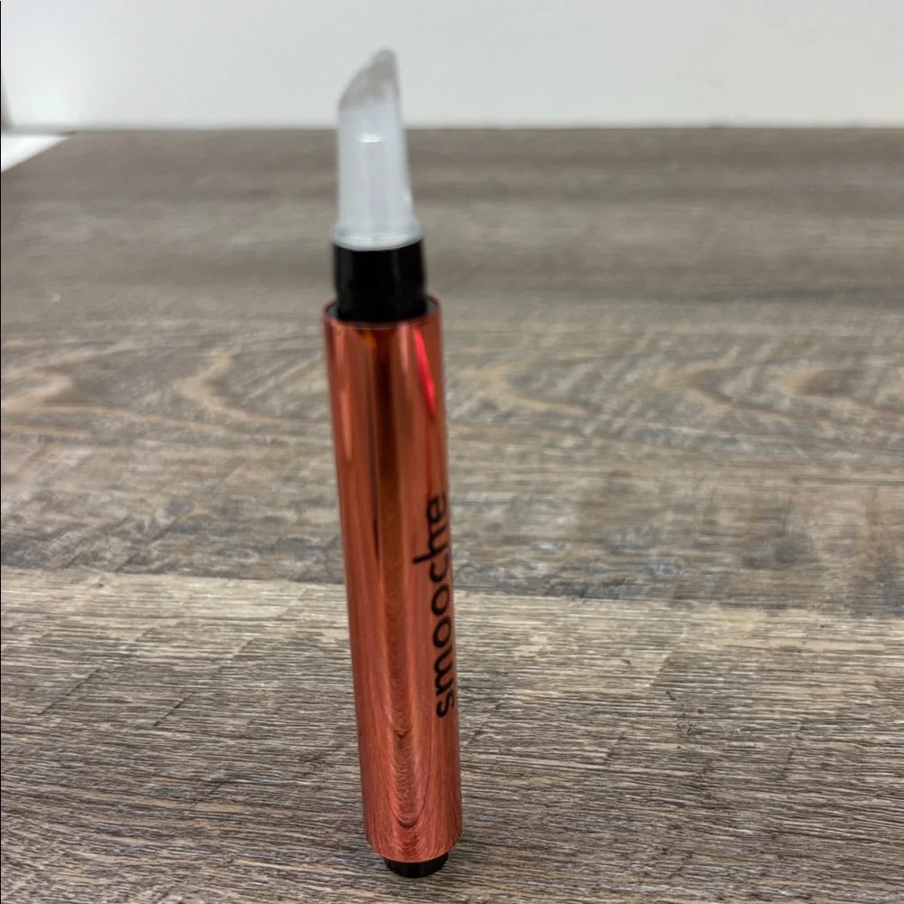 NEW Smooche Extreme Lip Plumper -Raspberry